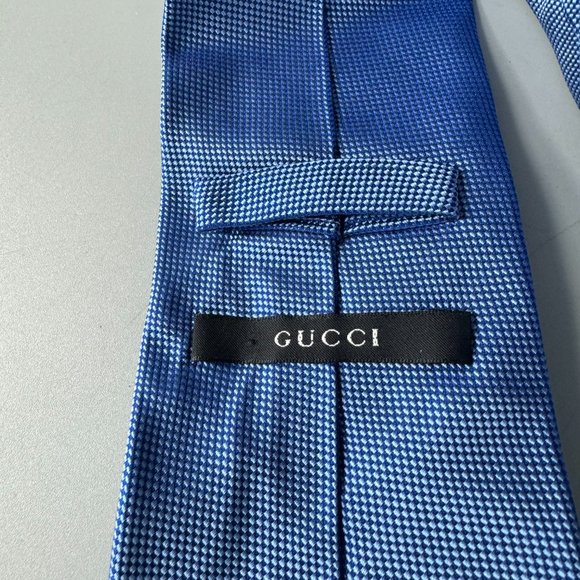 Authentic Gucci 100% Silk Blue Tie - Picture 10 of 12